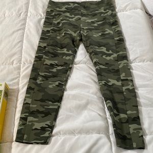 Lou and Grey camo leggings